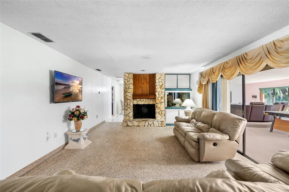 34 MISTY MEADOW LANE Mulberry, FL 33860