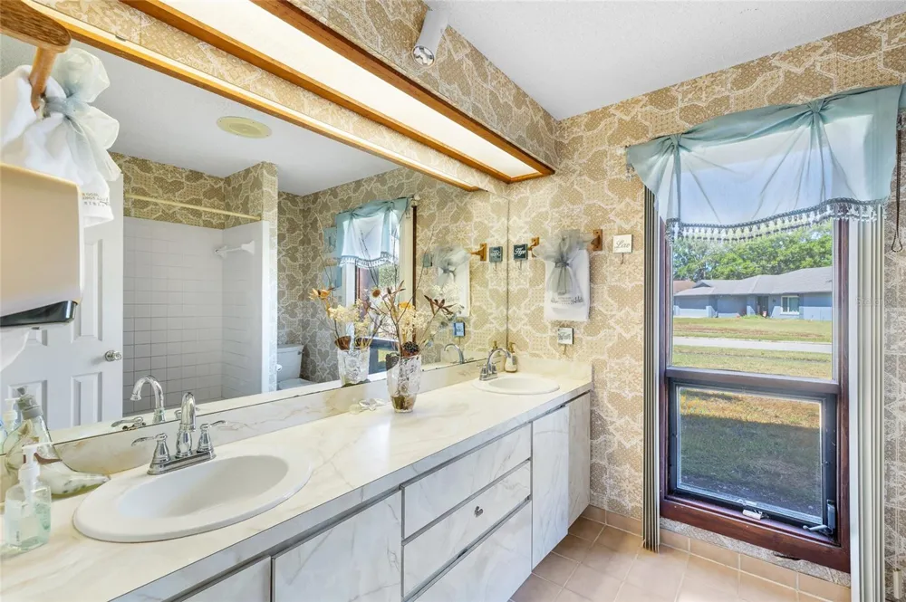 34 MISTY MEADOW LANE Mulberry, FL 33860