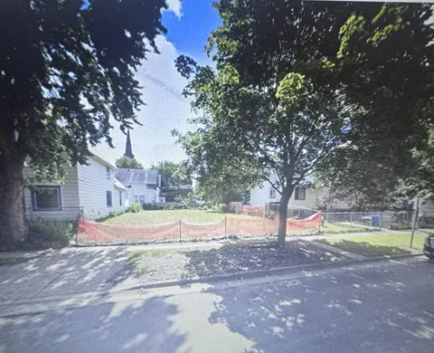 326 Charles Avenue