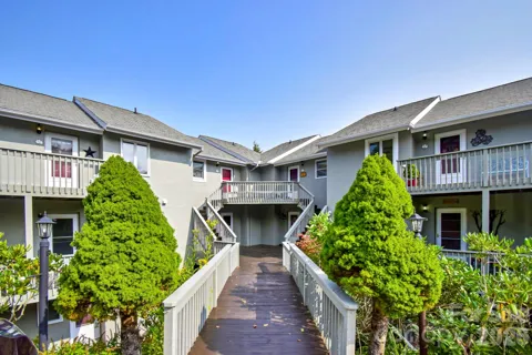 367 Skyleaf Drive #D15