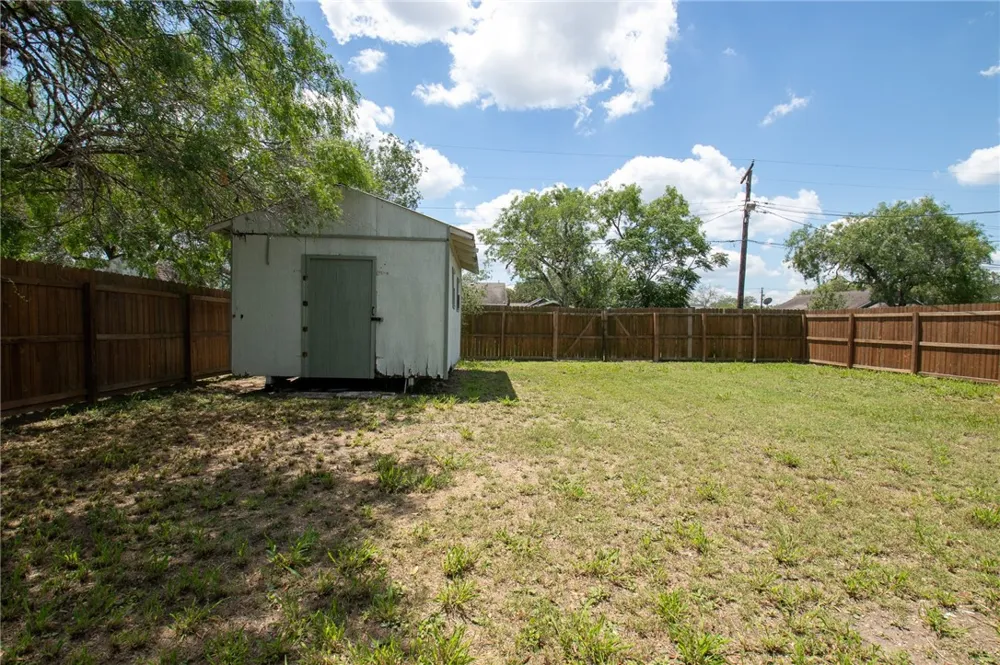 920 E Lewis Street Sinton, TX 78387