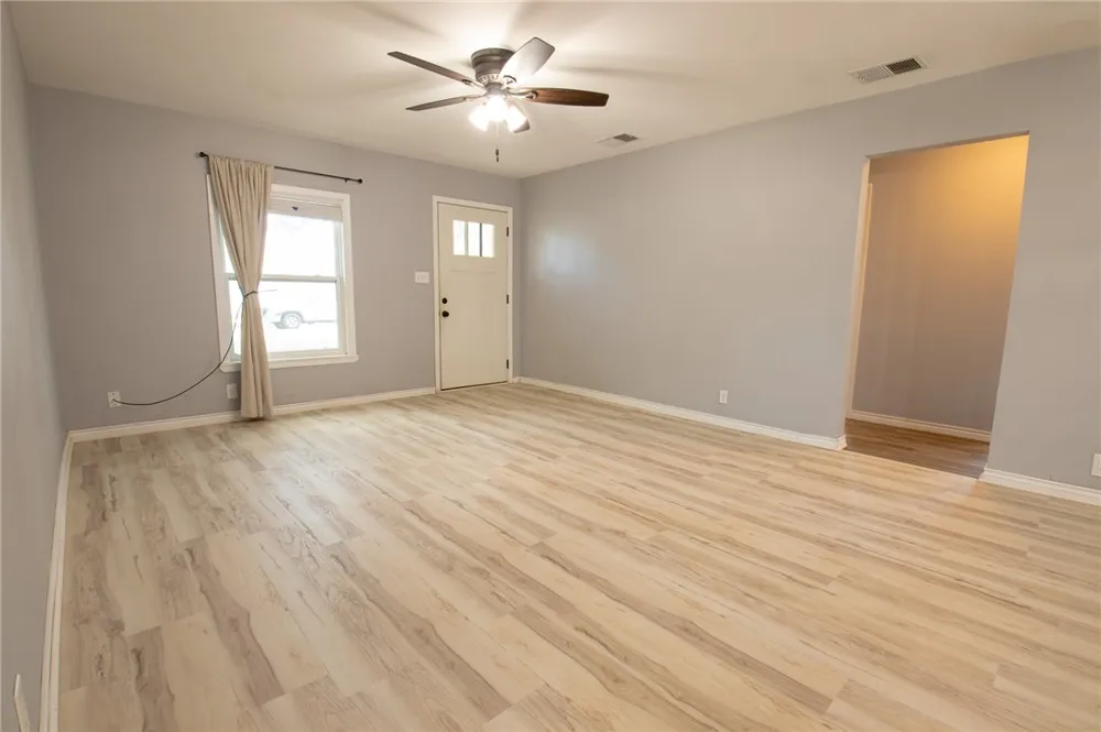 920 E Lewis Street Sinton, TX 78387