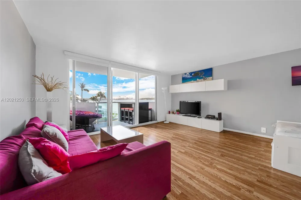 1200 West Ave #327 Miami Beach, FL 33139