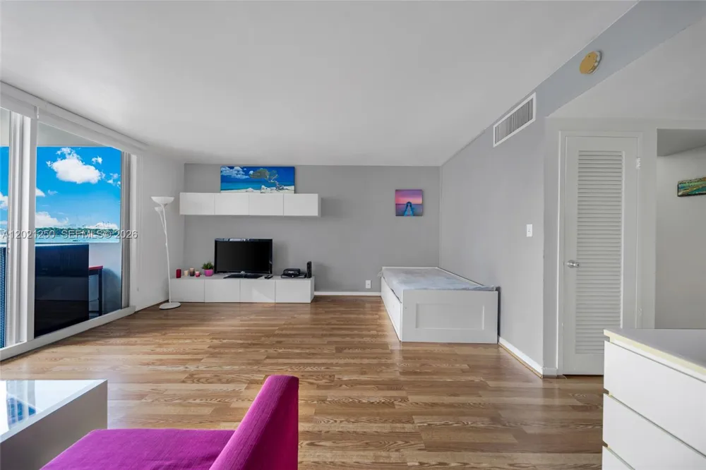 1200 West Ave #327 Miami Beach, FL 33139