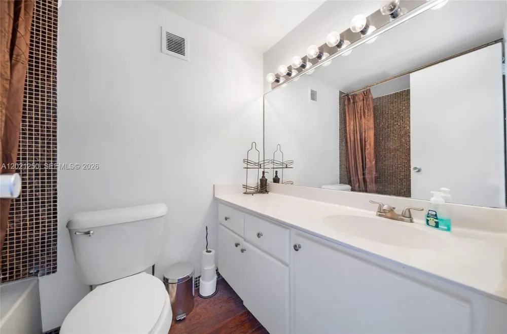 1200 West Ave #327 Miami Beach, FL 33139