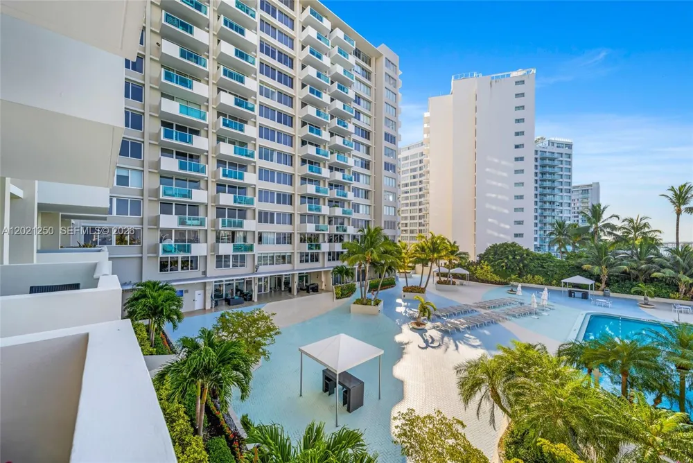 1200 West Ave #327 Miami Beach, FL 33139