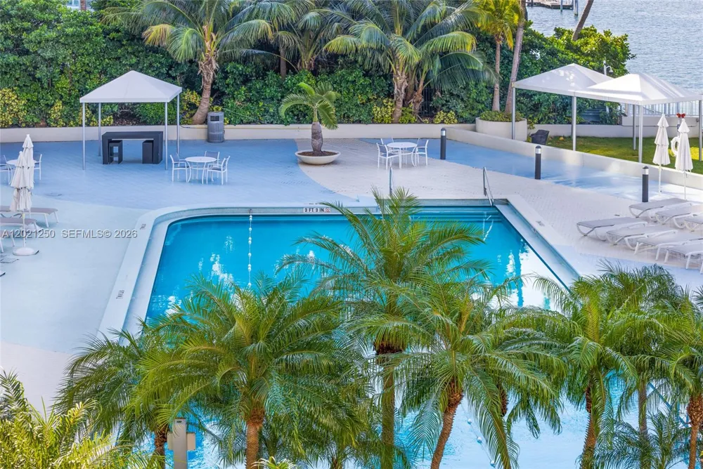 1200 West Ave #327 Miami Beach, FL 33139
