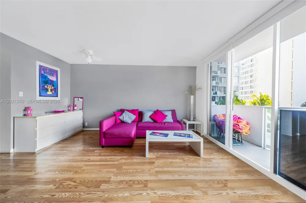 1200 West Ave #327 Miami Beach, FL 33139