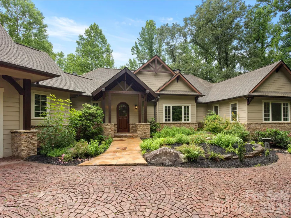 672 Walnut Valley Parkway Arden, NC 28704