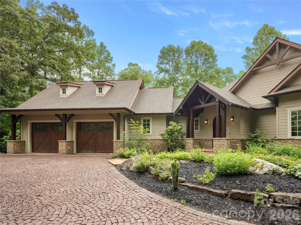 672 Walnut Valley Parkway Arden, NC 28704