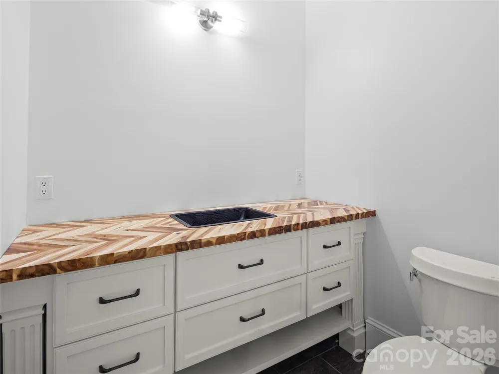 672 Walnut Valley Parkway Arden, NC 28704