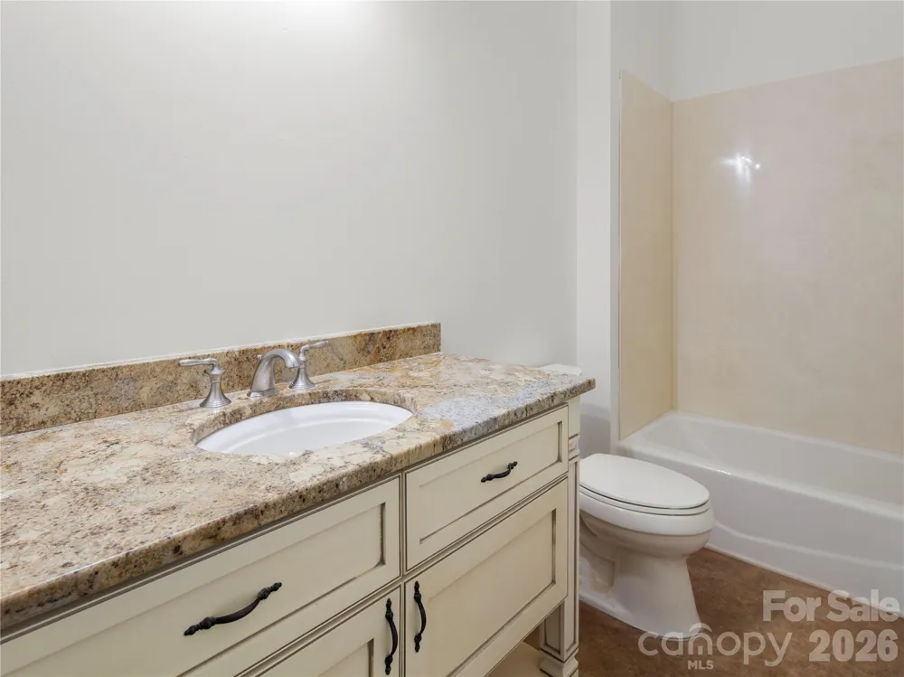 672 Walnut Valley Parkway Arden, NC 28704