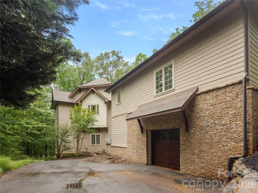 672 Walnut Valley Parkway Arden, NC 28704