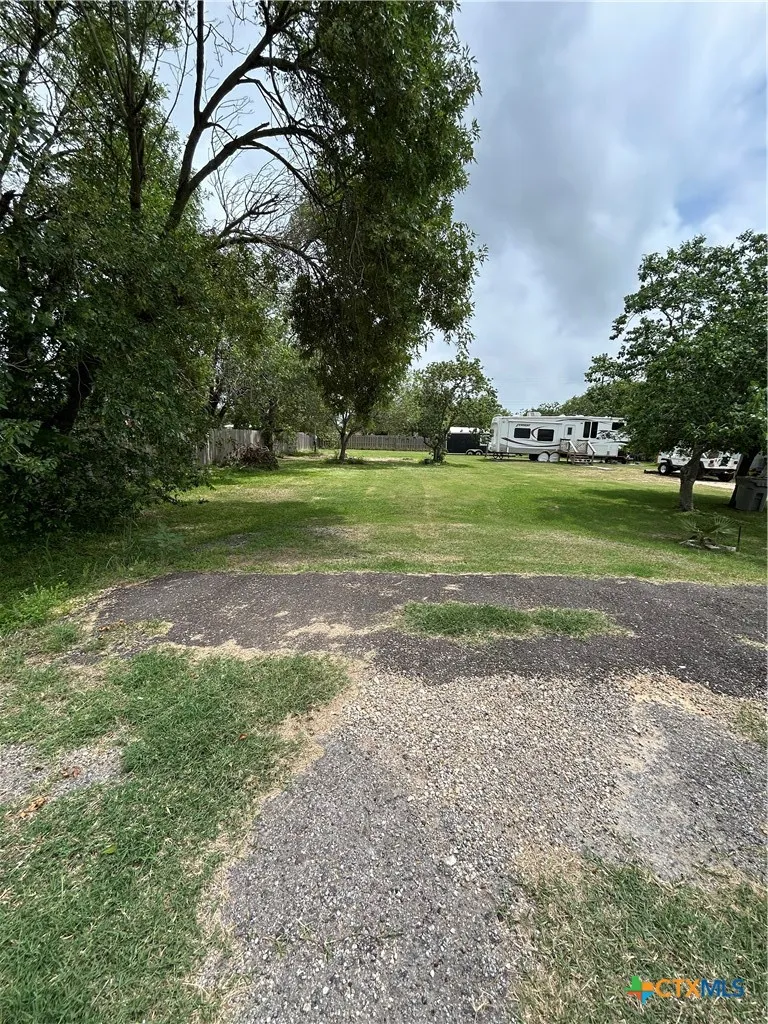 1201 W Broadway Avenue Seadrift, TX 77983