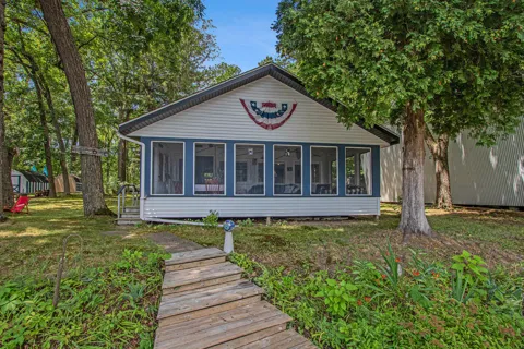 14931 Bachelor Island