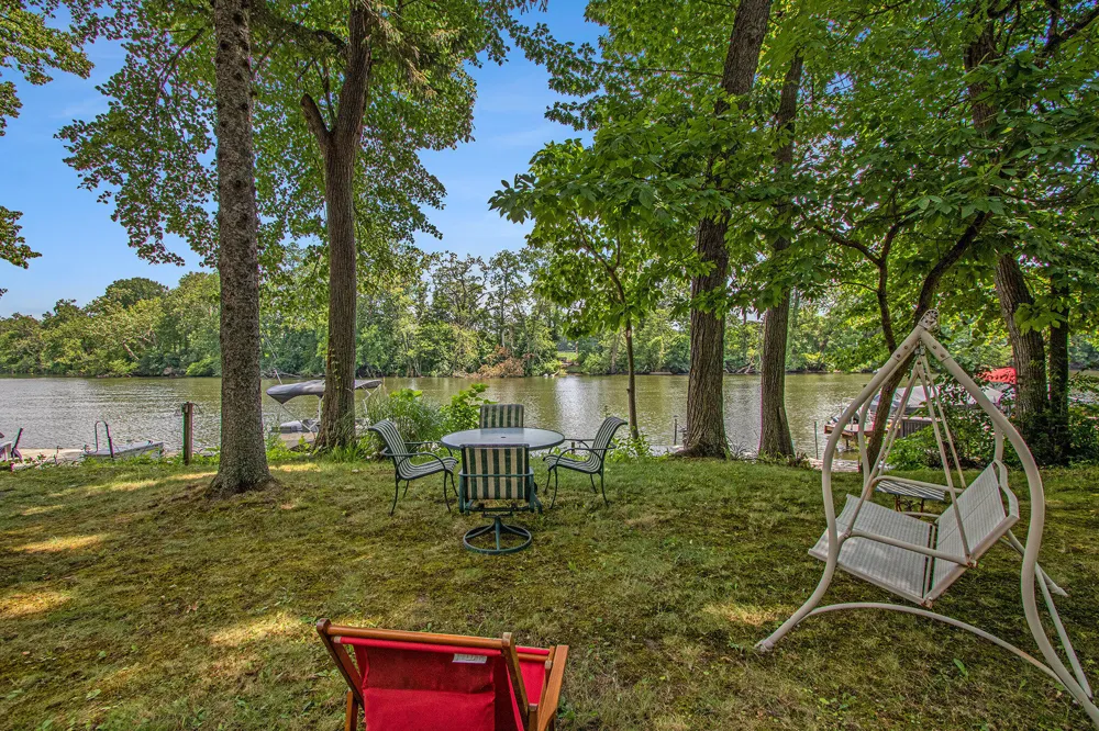 14931 Bachelor Island Buchanan, MI 49107