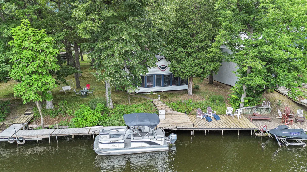 14931 Bachelor Island Buchanan, MI 49107