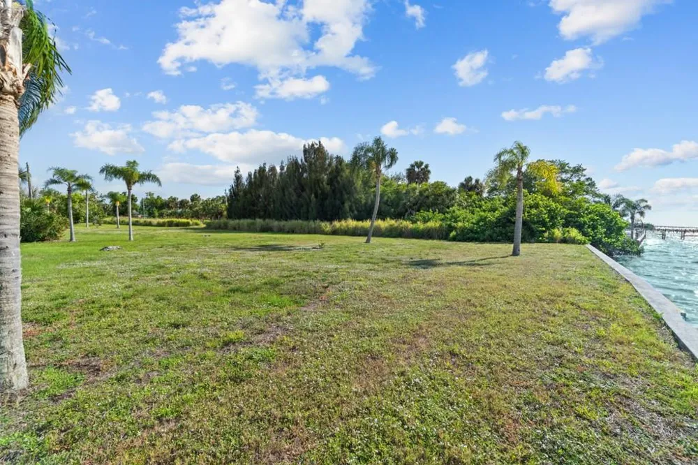 26014 SHORE DRIVE Punta Gorda, FL 33950