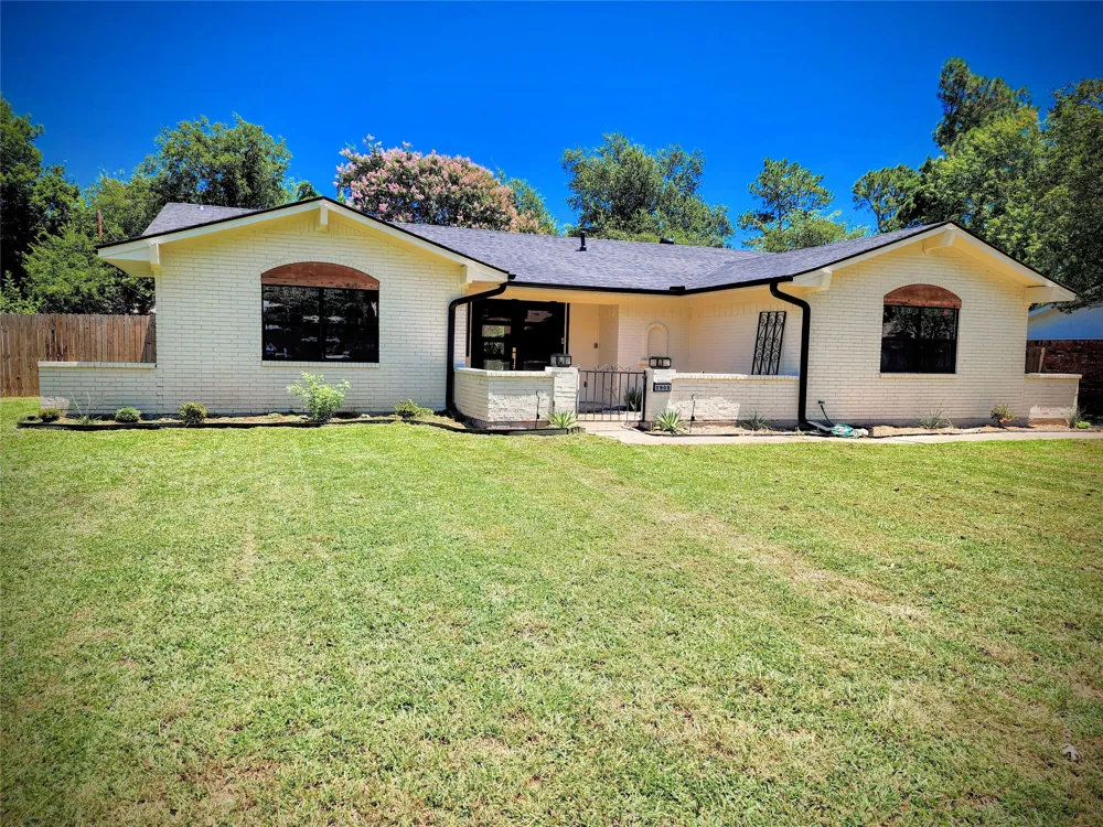 2908 Washington Street Commerce, TX 75428