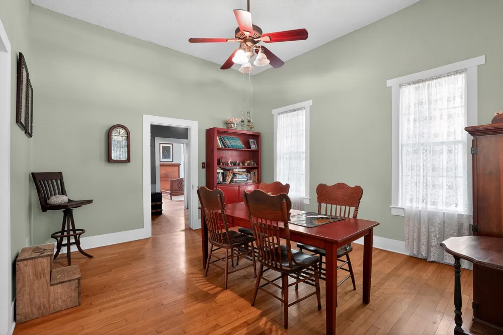 106 E Valverde Street Brenham, TX 77833