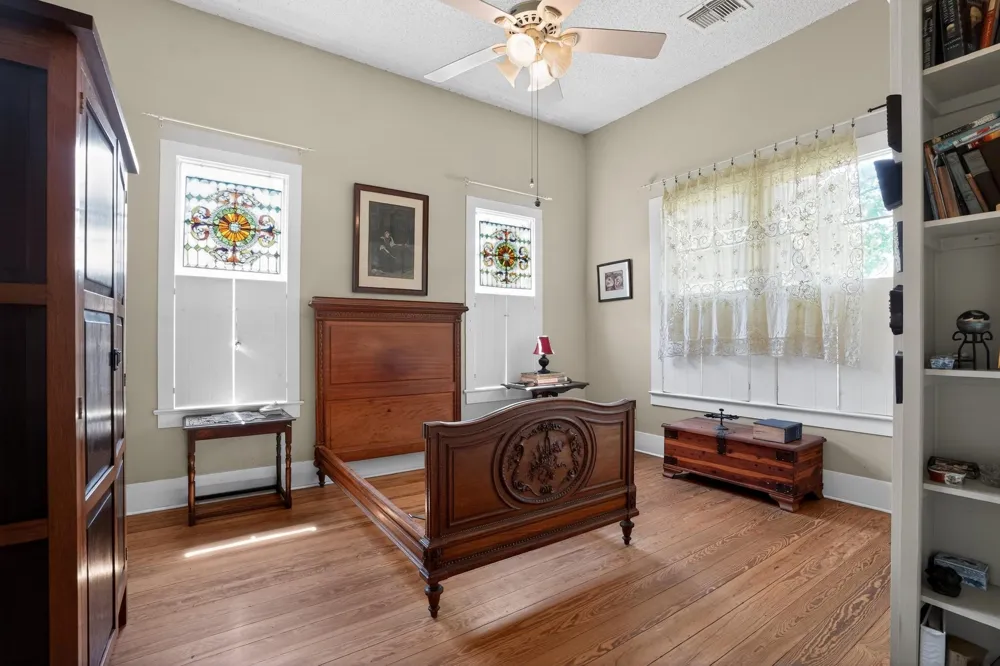 106 E Valverde Street Brenham, TX 77833