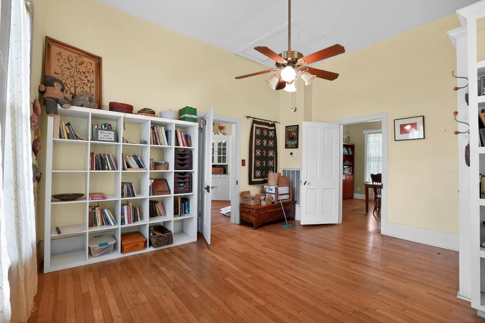 106 E Valverde Street Brenham, TX 77833
