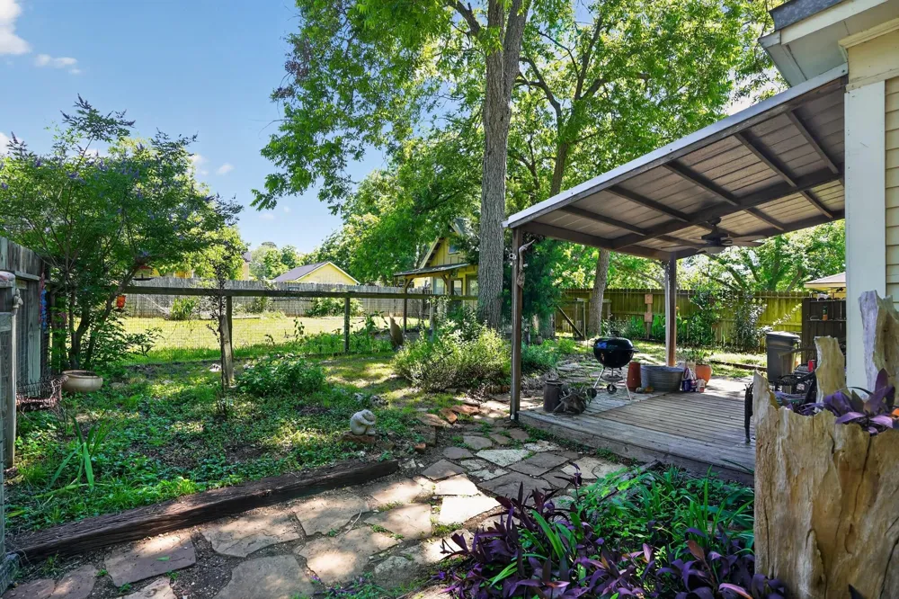 106 E Valverde Street Brenham, TX 77833