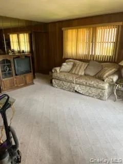 140 Texas Street Lindenhurst, NY 11757