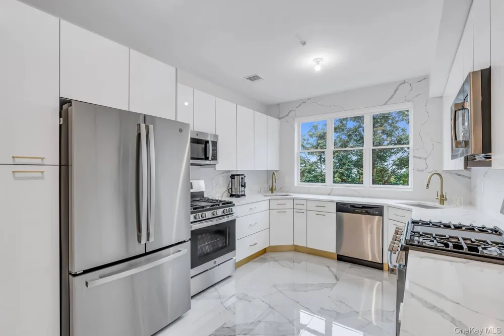182 Blauvelt Road Monsey, NY 10952