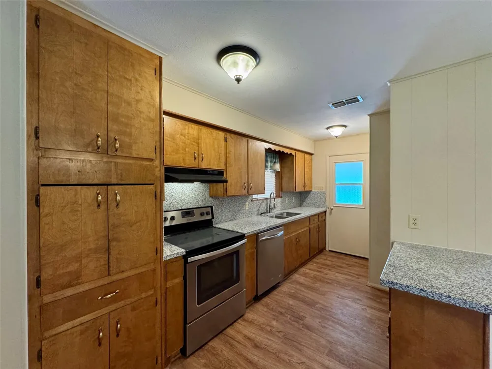 423 Edens Street Grapeland, TX 75844