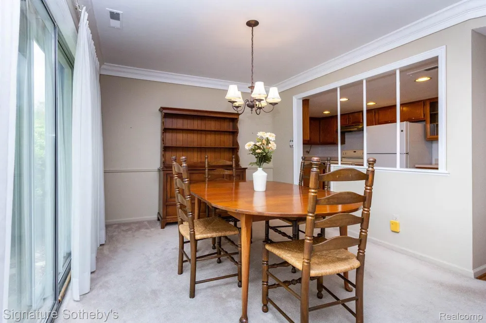 19710 W 13 Mile Road #101 Beverly Hills Village, MI 48025