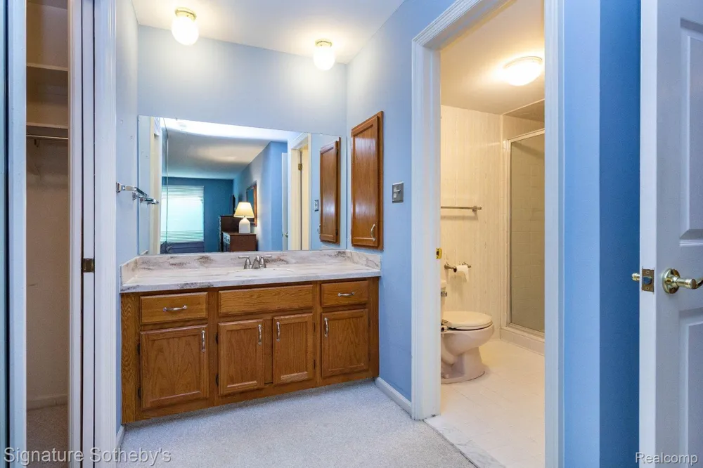 19710 W 13 Mile Road #101 Beverly Hills Village, MI 48025