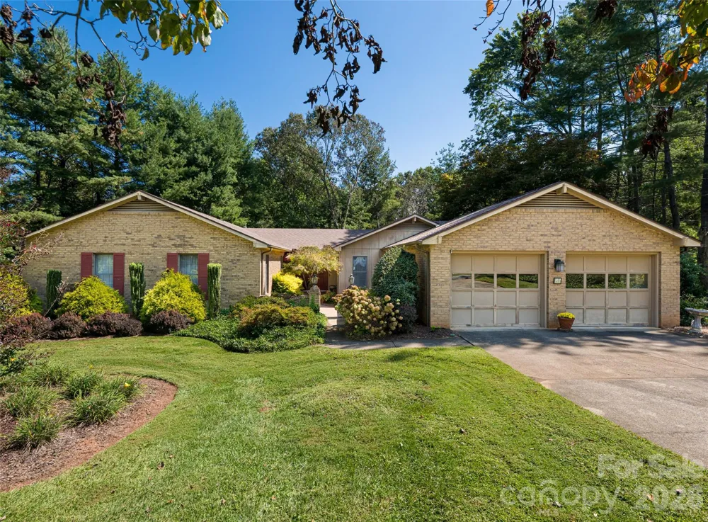 40 Applecross Road Weaverville, NC 28787