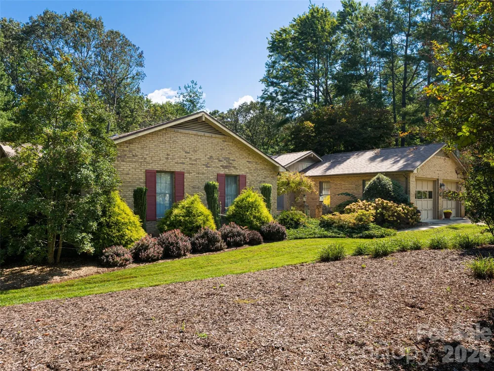 40 Applecross Road Weaverville, NC 28787