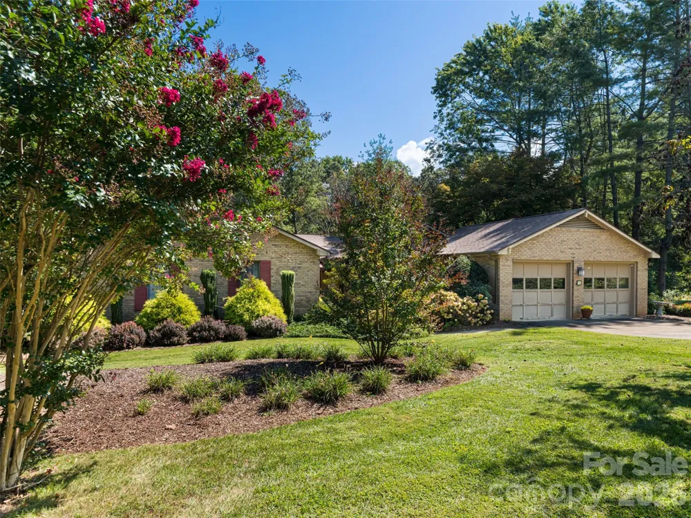 40 Applecross Road Weaverville, NC 28787