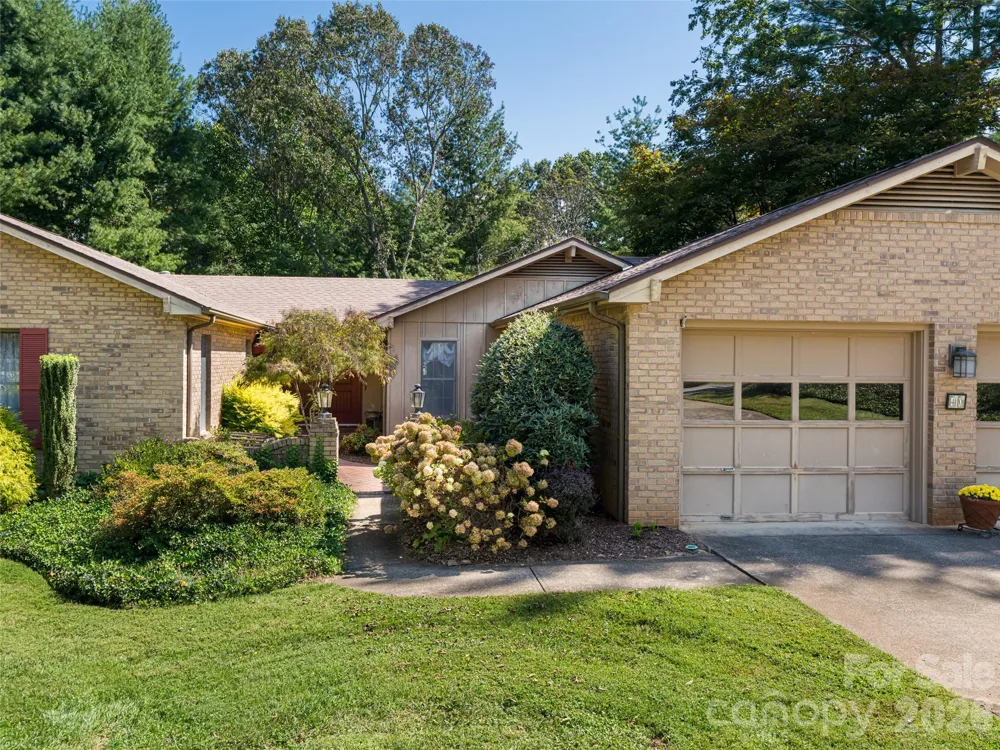 40 Applecross Road Weaverville, NC 28787