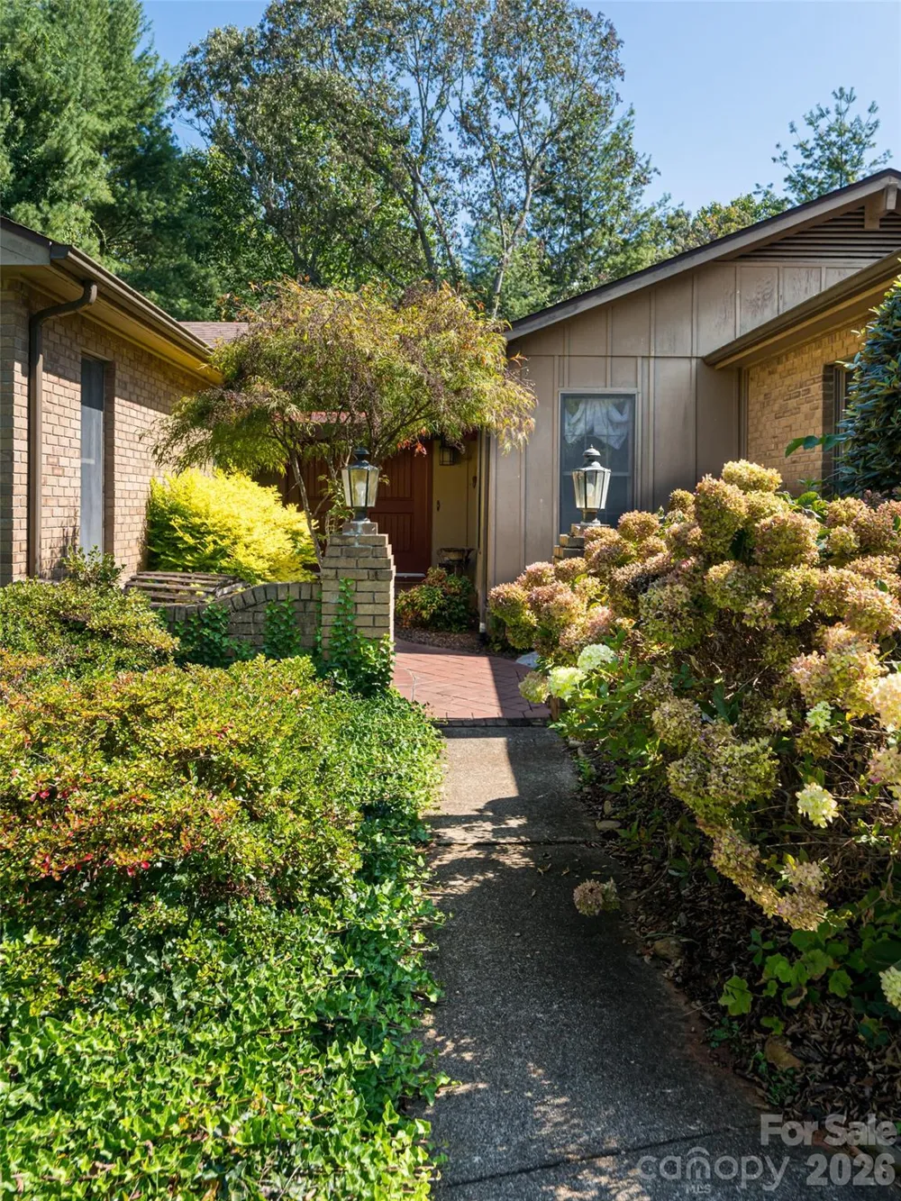 40 Applecross Road Weaverville, NC 28787