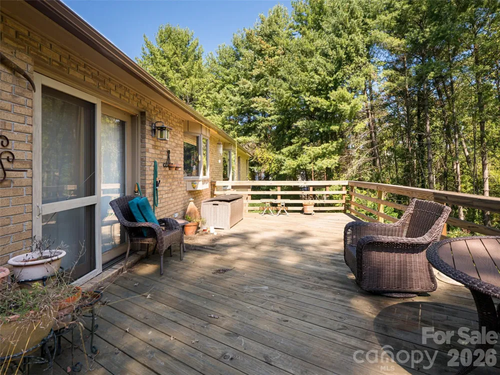 40 Applecross Road Weaverville, NC 28787
