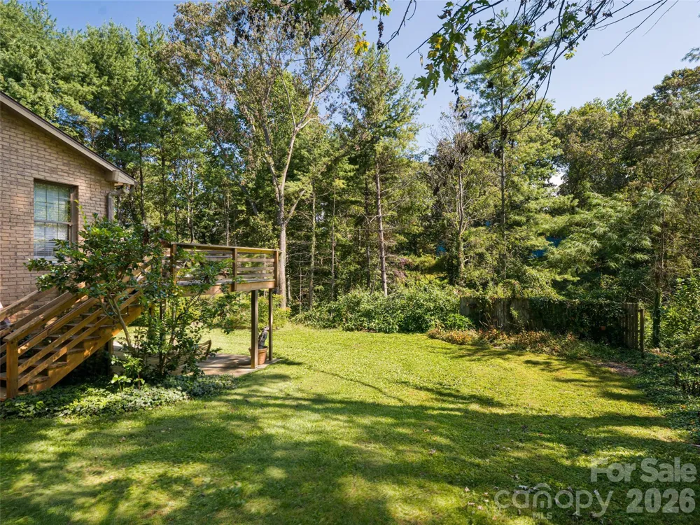40 Applecross Road Weaverville, NC 28787