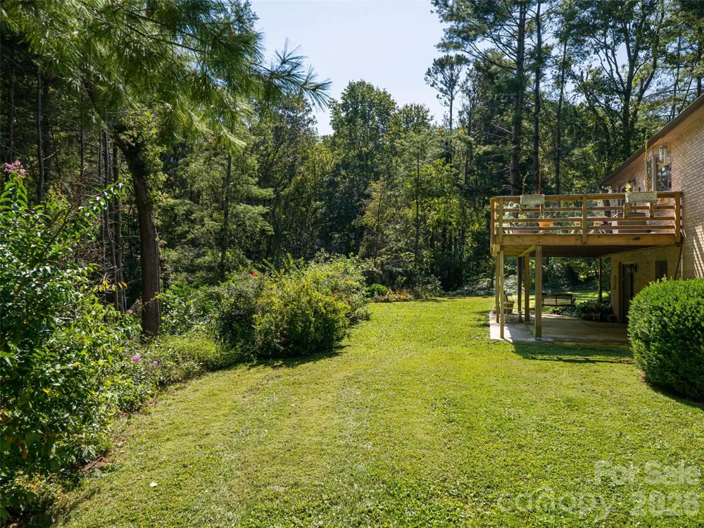 40 Applecross Road Weaverville, NC 28787