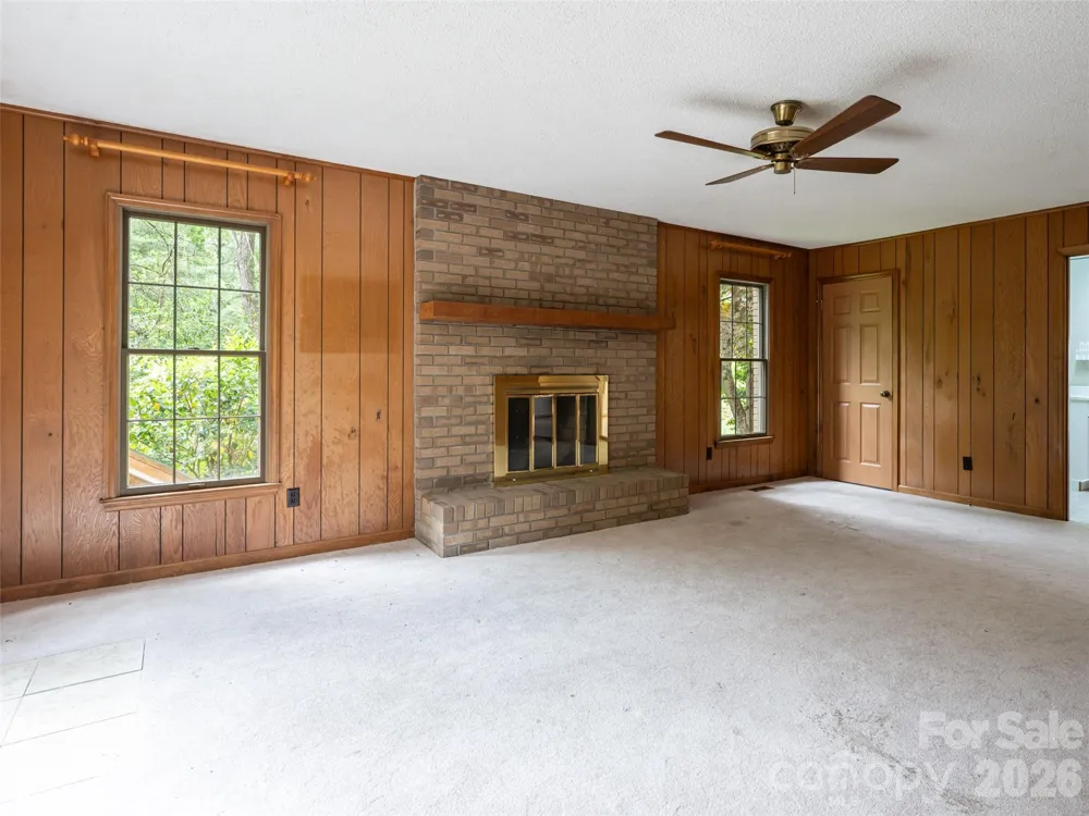 40 Applecross Road Weaverville, NC 28787
