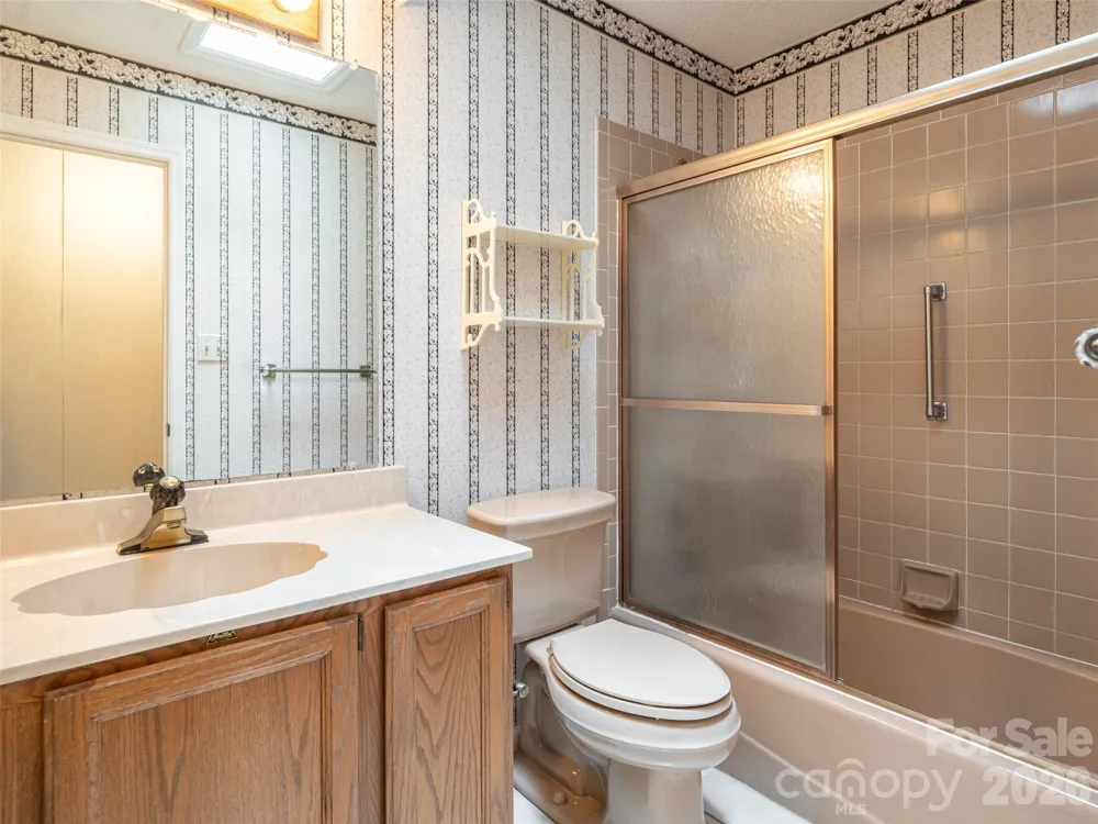 40 Applecross Road Weaverville, NC 28787