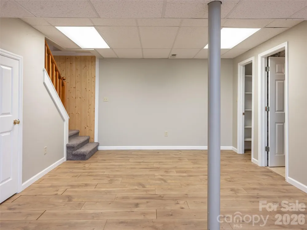 40 Applecross Road Weaverville, NC 28787