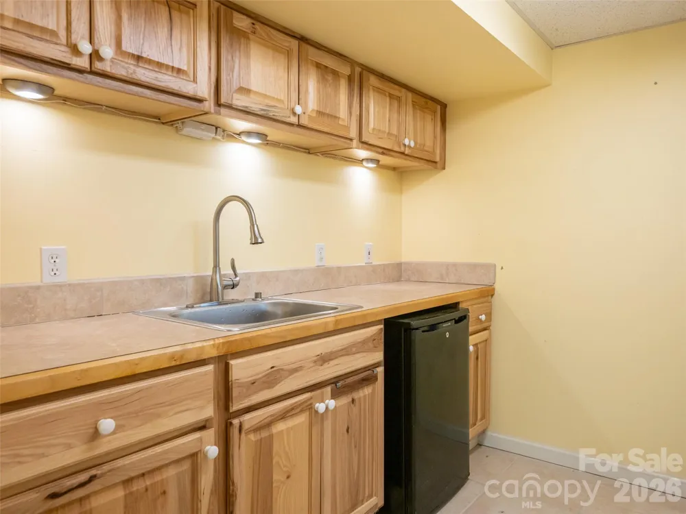 40 Applecross Road Weaverville, NC 28787
