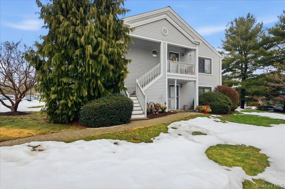 9 Country Place Mohegan Lake, NY 10547