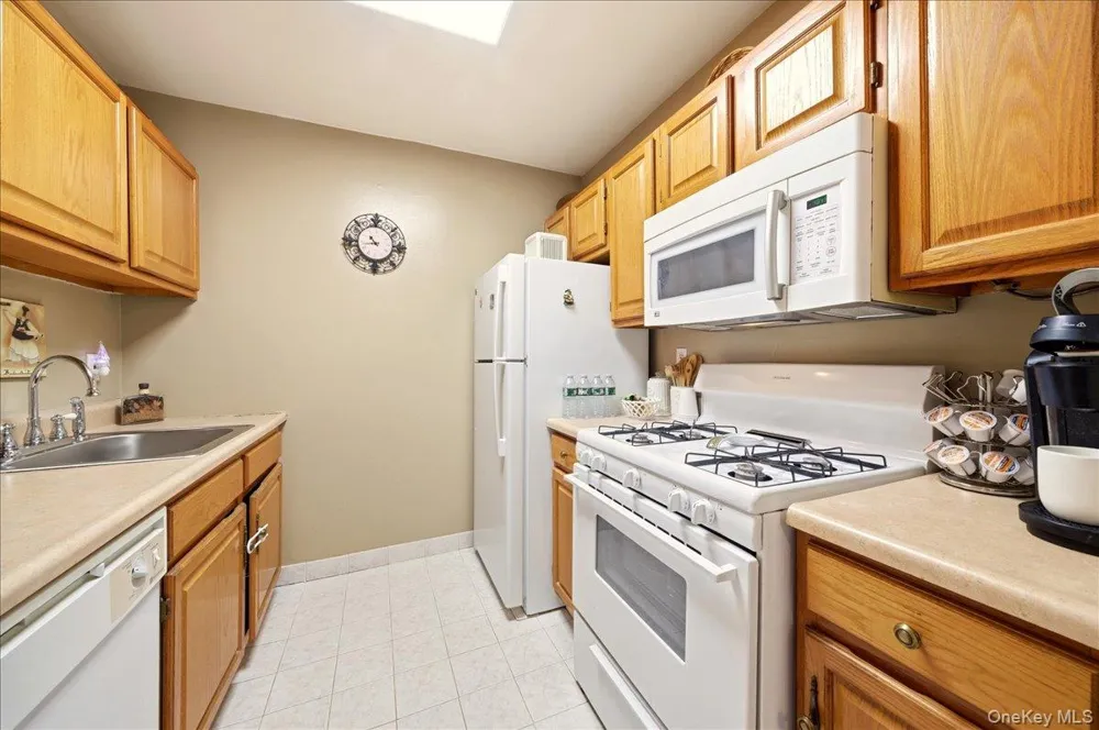 9 Country Place Mohegan Lake, NY 10547