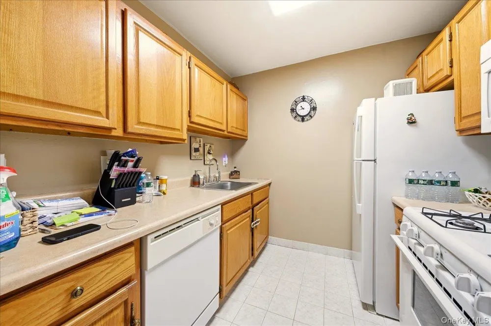 9 Country Place Mohegan Lake, NY 10547