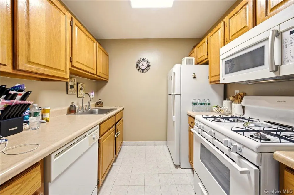 9 Country Place Mohegan Lake, NY 10547
