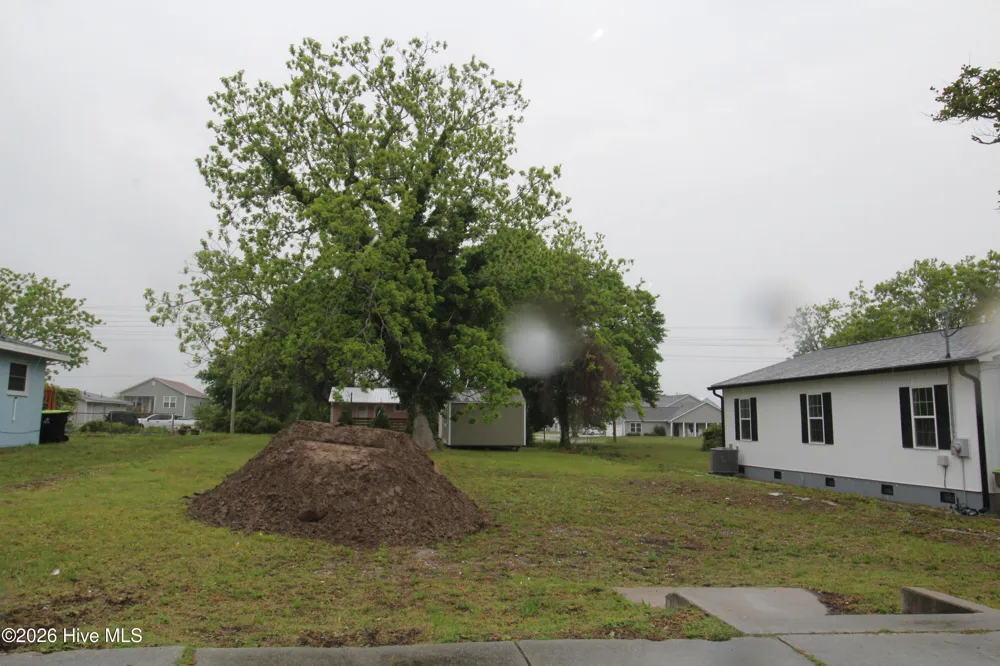 1308 Fisher Street Morehead City, NC 28557