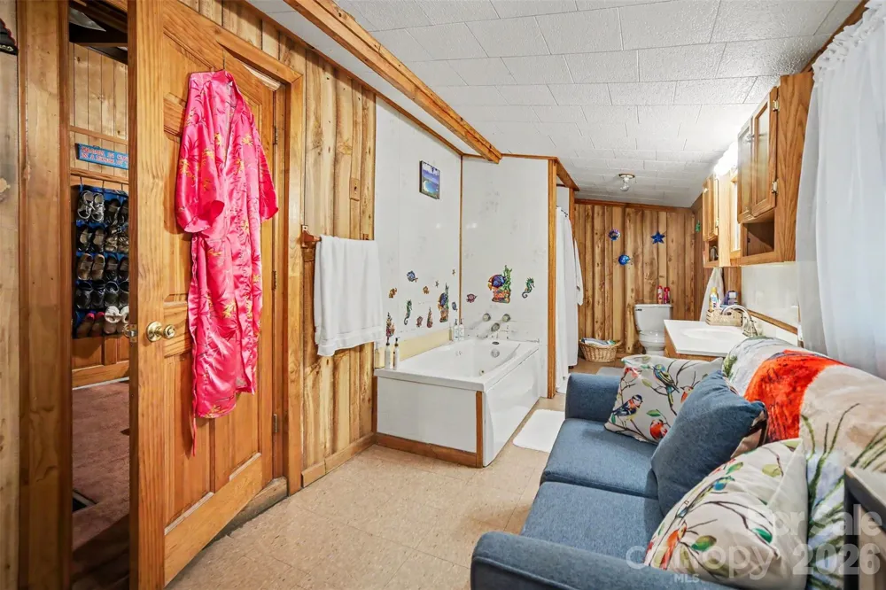 260 Cherrywood Lane Sharon, SC 29742
